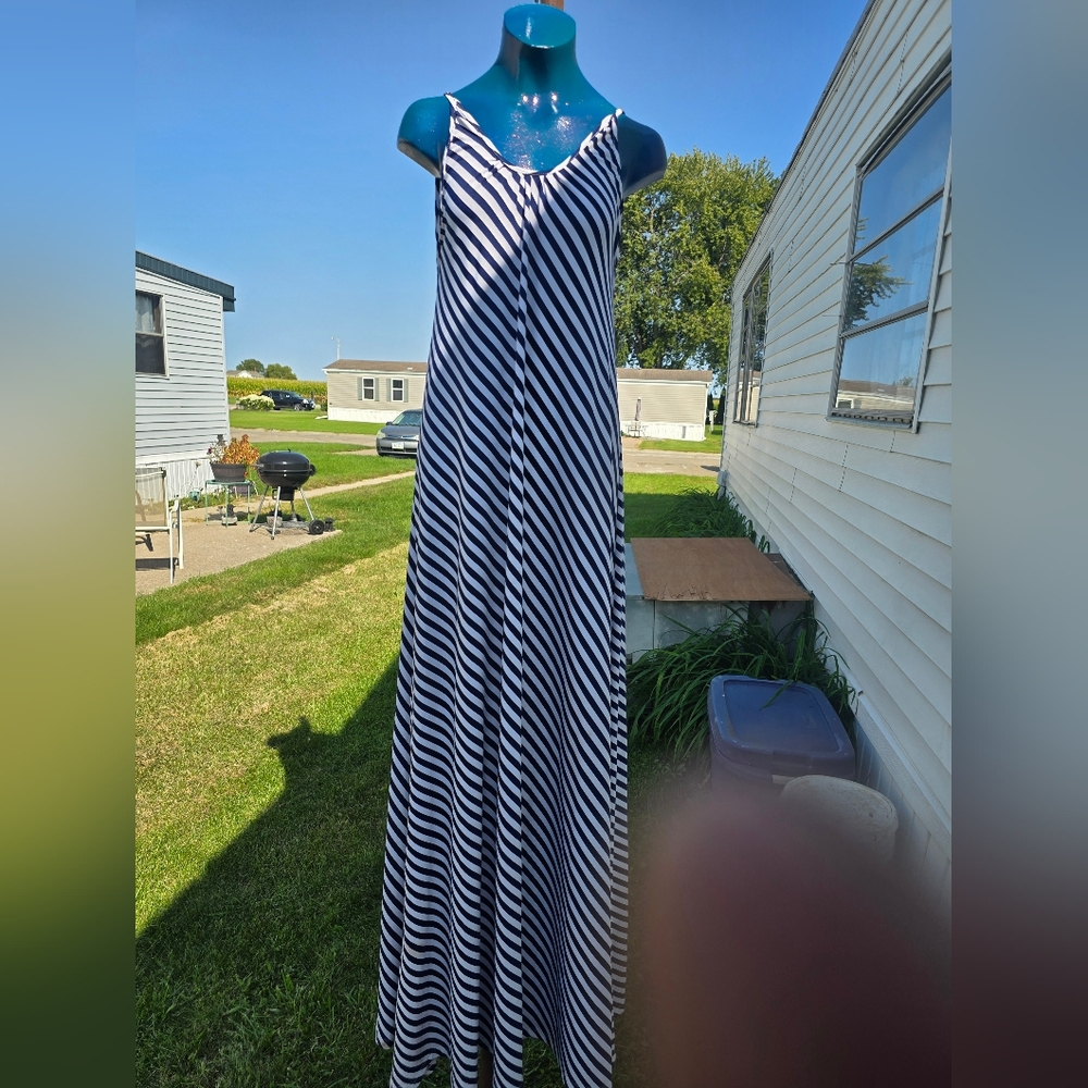 Sexy backless maxi dress